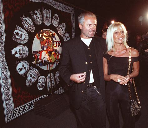 il delitto gianni versace tv|L’omicidio di Gianni Versace su Netflix: Donatella contro  .